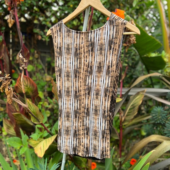 Nic & Zoe V Neck Sleevless Multi Colored Striped Blouse With Rouching Size S - Picture 2 of 5